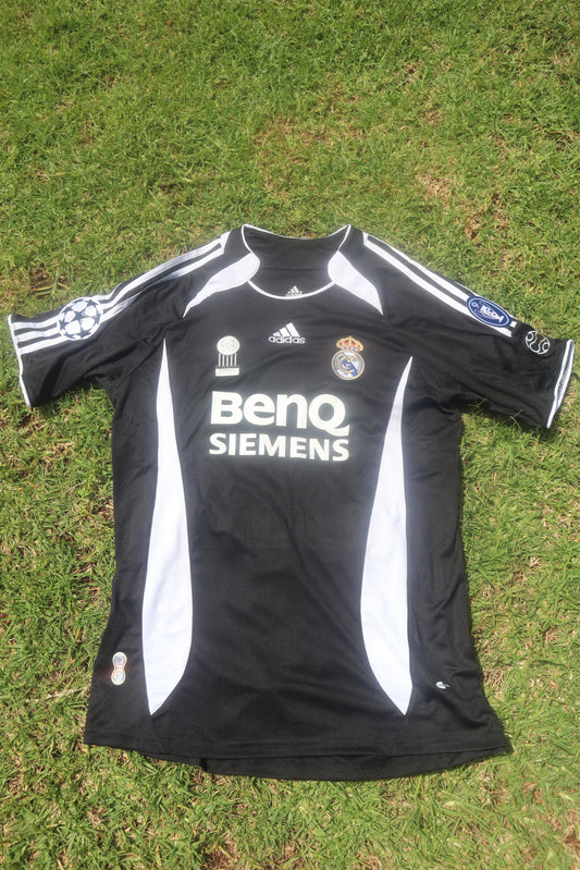 Real Madrid 06/07 Away Jersey (Adidas) - RAUL 7