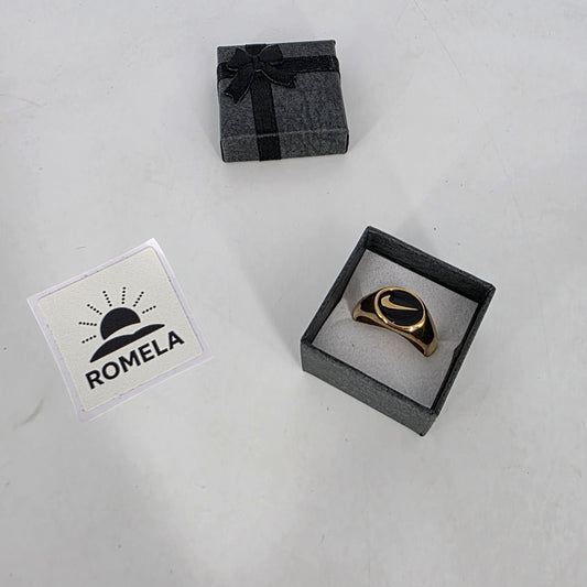 Romela nnaGold Swoosh Signature Ring: Circle Swoosh Signet