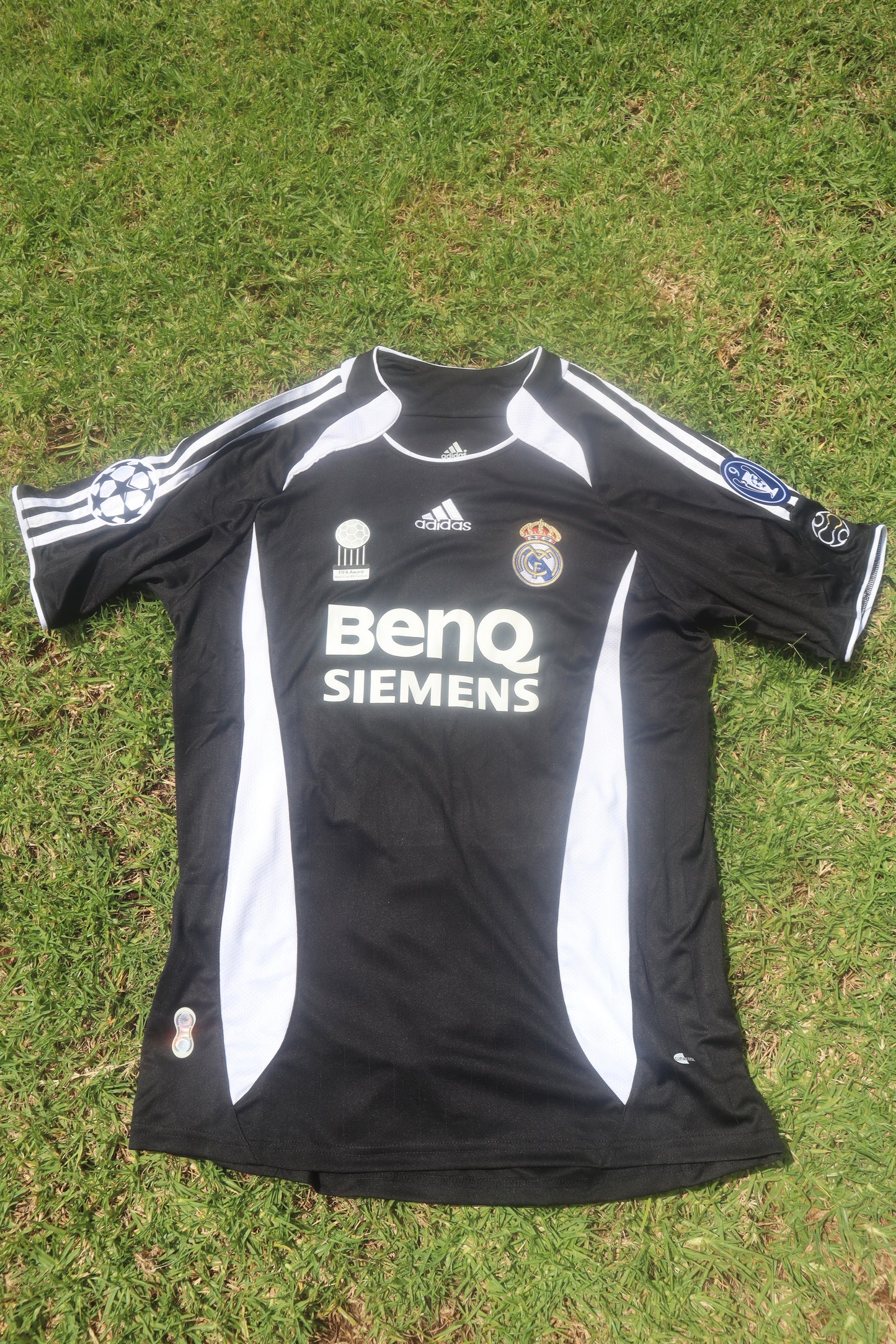 Real Madrid 06/07 Away Jersey (Adidas) - RAUL 7