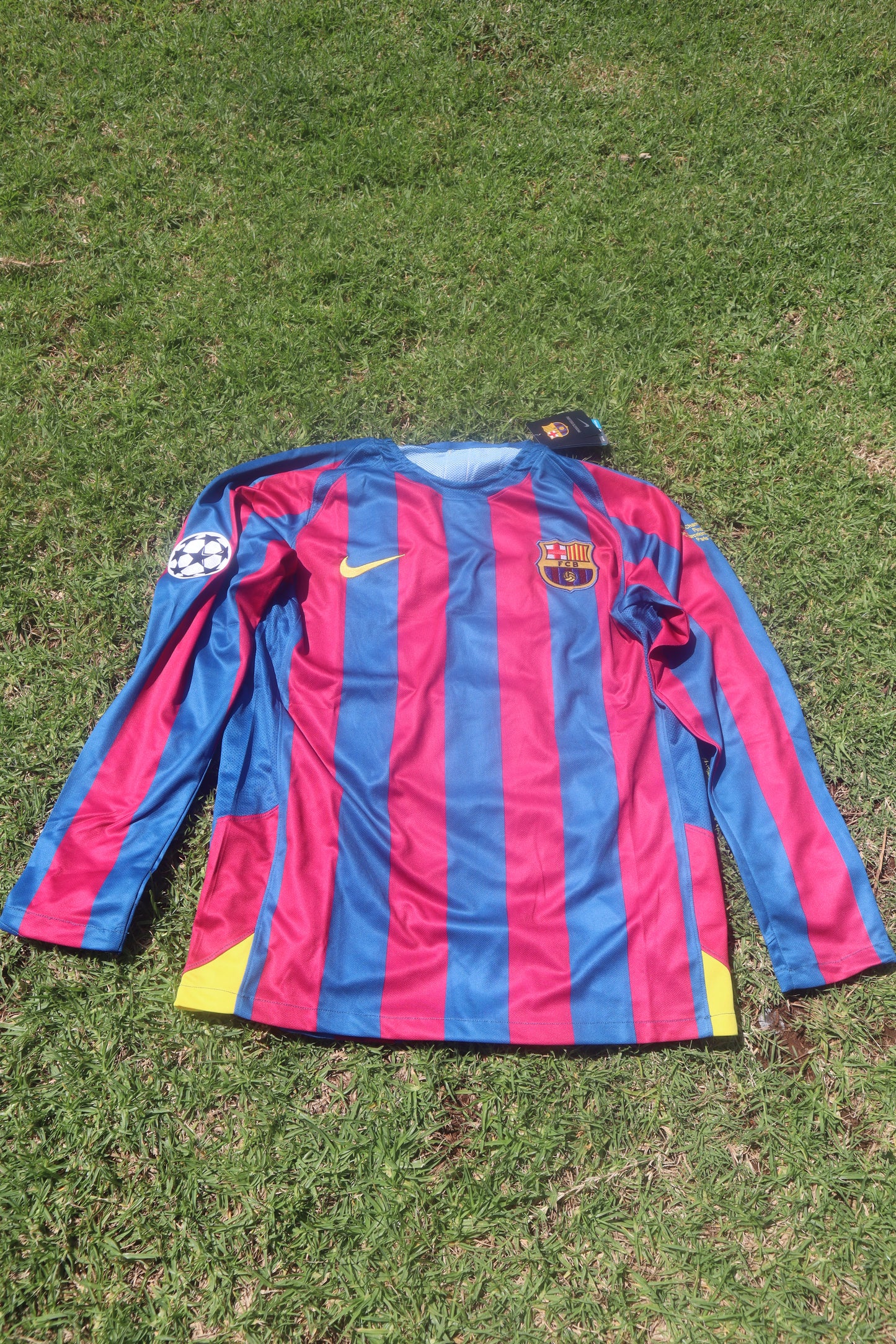 FC Barcelona 05/06 Home Jersey [Long-Sleeve] (Nike) - RONALDINHO 10