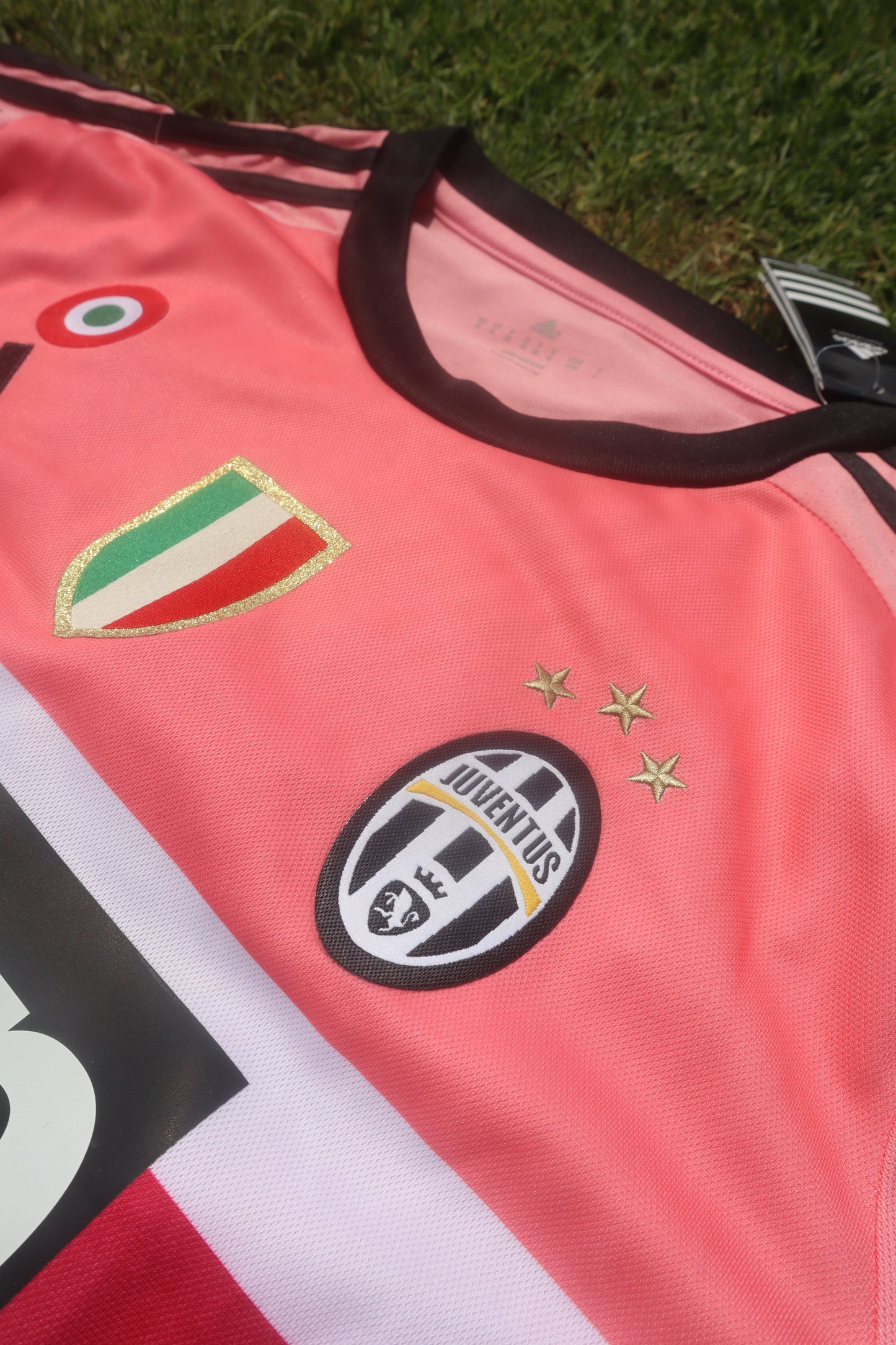 Juventus 15/16 Away Jersey (Adidas) - POGBA 10