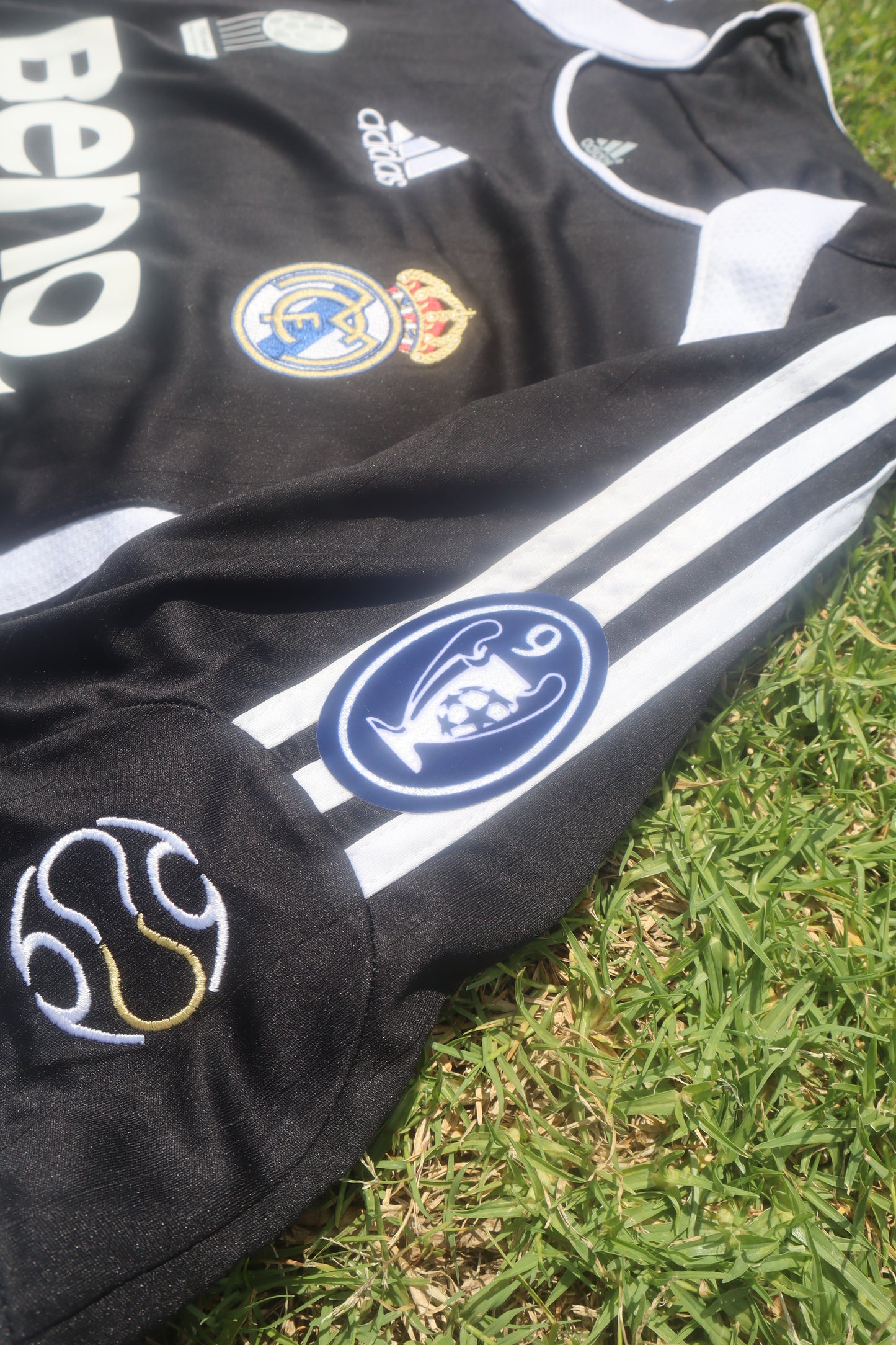 Real Madrid 06/07 Away Jersey (Adidas) - RAUL 7