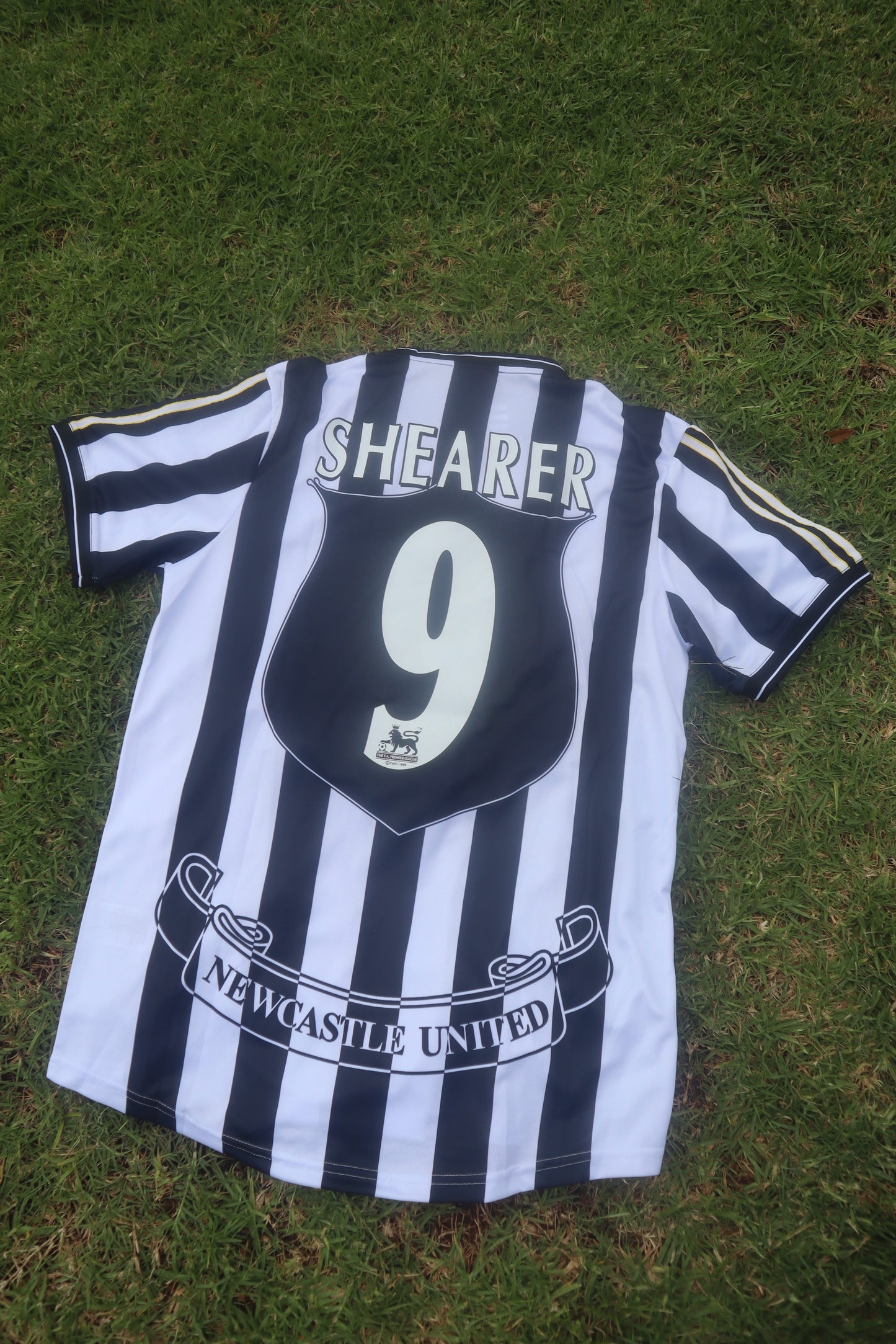 Newcastle United 97/99 Home Jersey (Adidas) - SHEARER 9