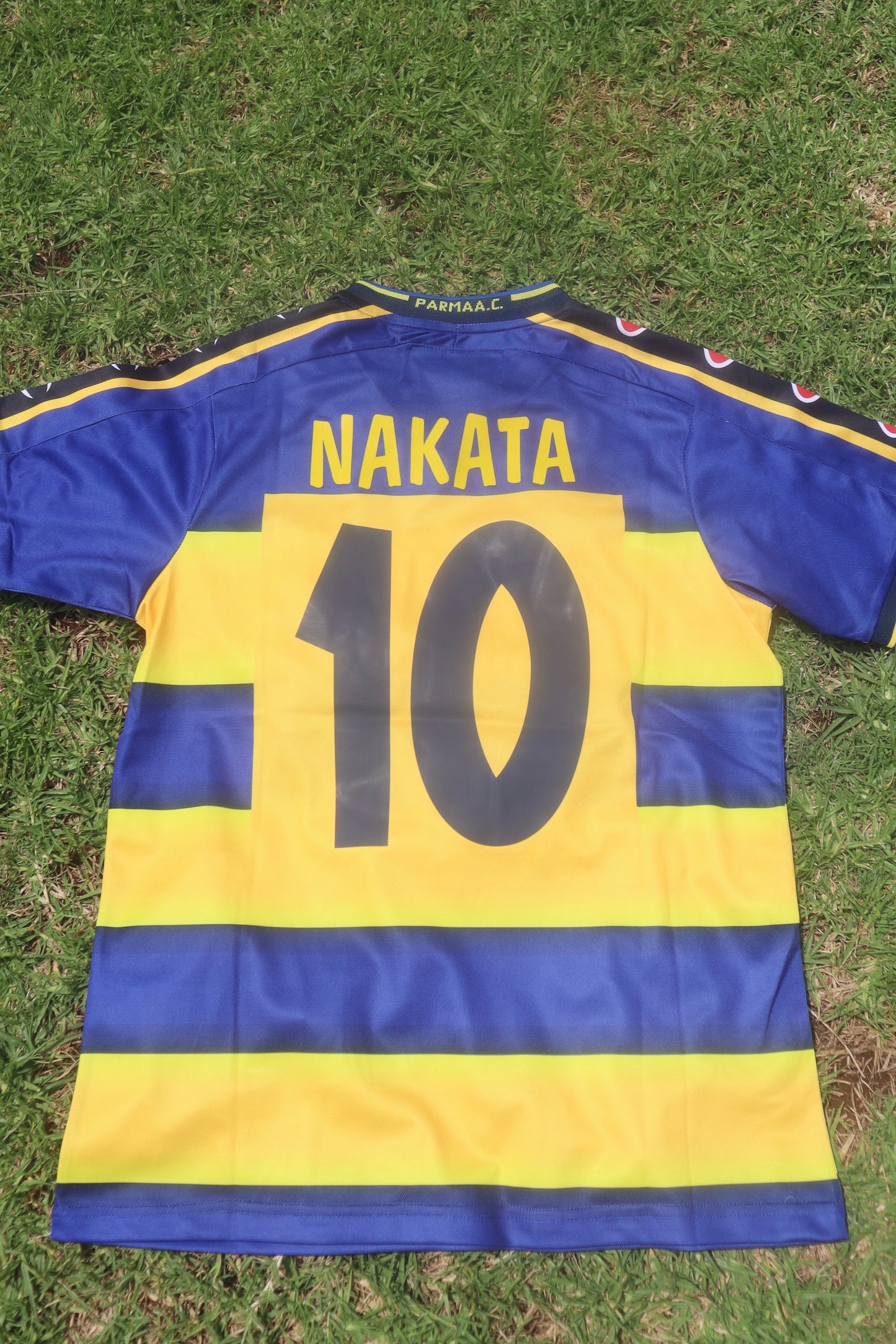 Parma AC 01/02 Home Jersey (Champion) - NAKATA 10