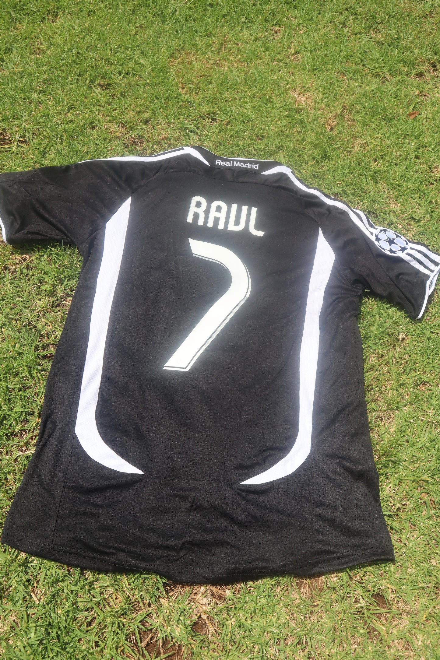 Real Madrid 06/07 Away Jersey (Adidas) - RAUL 7