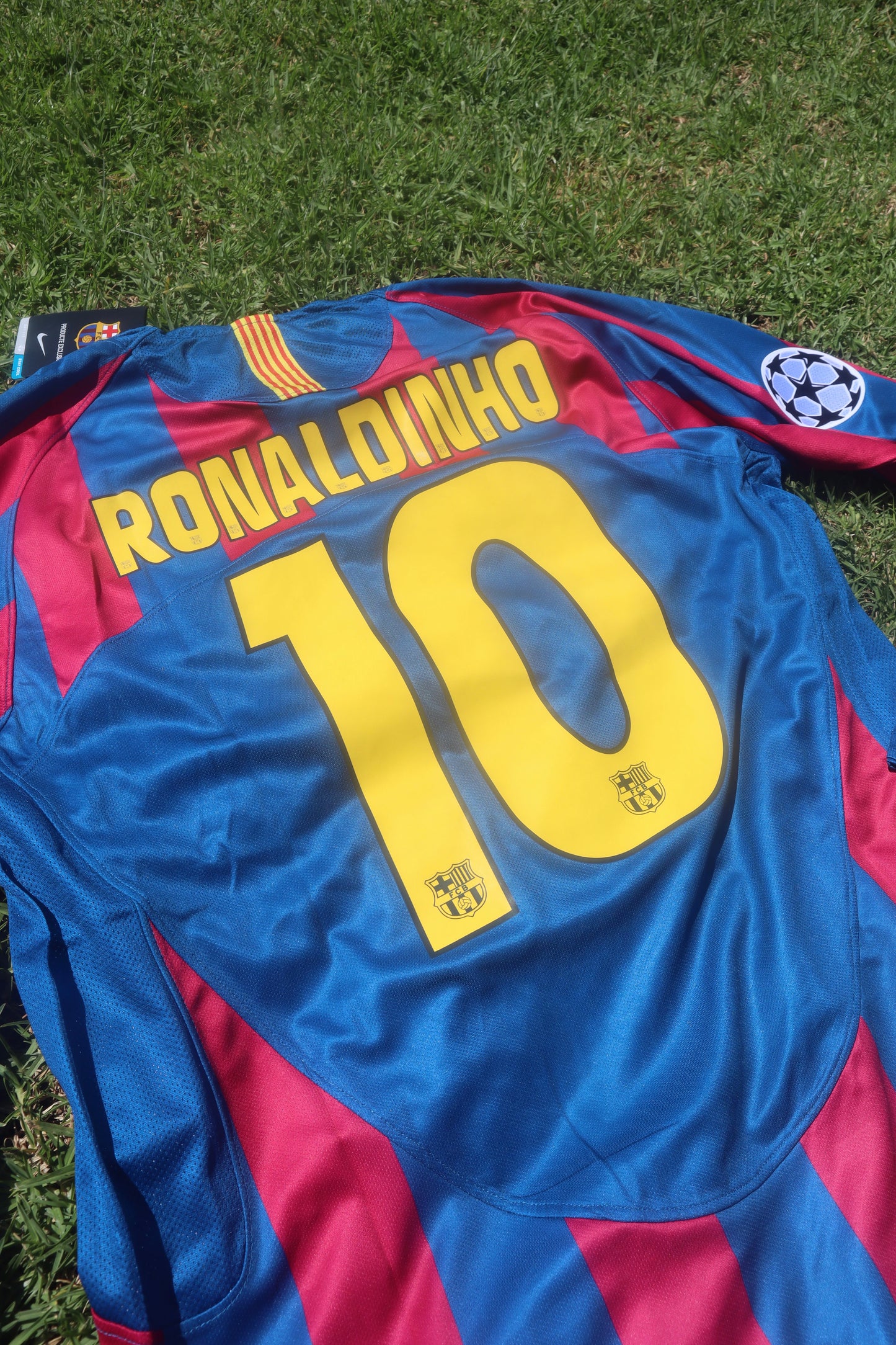 FC Barcelona 05/06 Home Jersey [Long-Sleeve] (Nike) - RONALDINHO 10