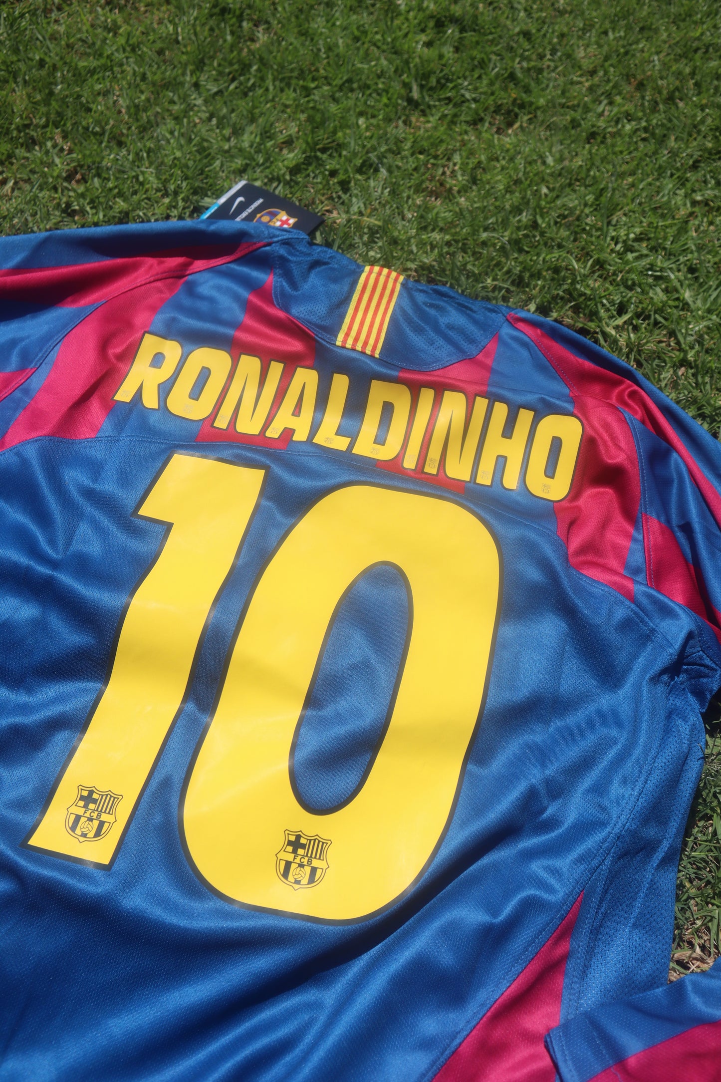 FC Barcelona 05/06 Home Jersey [Long-Sleeve] (Nike) - RONALDINHO 10