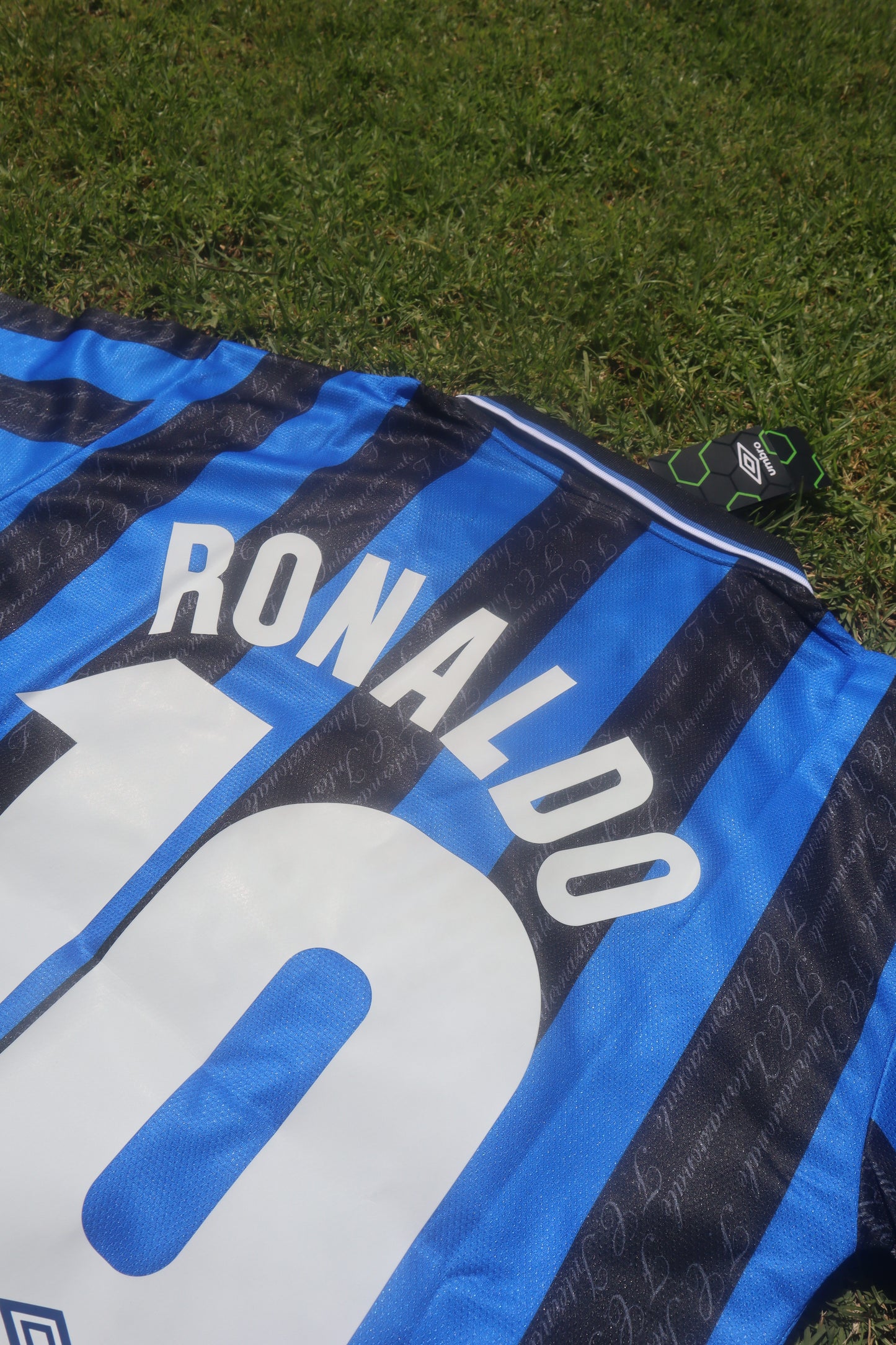 Inter Milan 97/98 Home Jersey (Umbro) - RONALDO 10