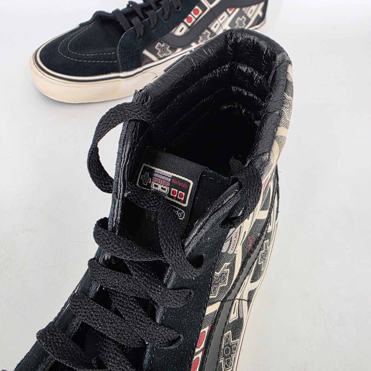 Vans Sk9 Hi - Nintendo (UK9) [REPLACEMENT BOX]