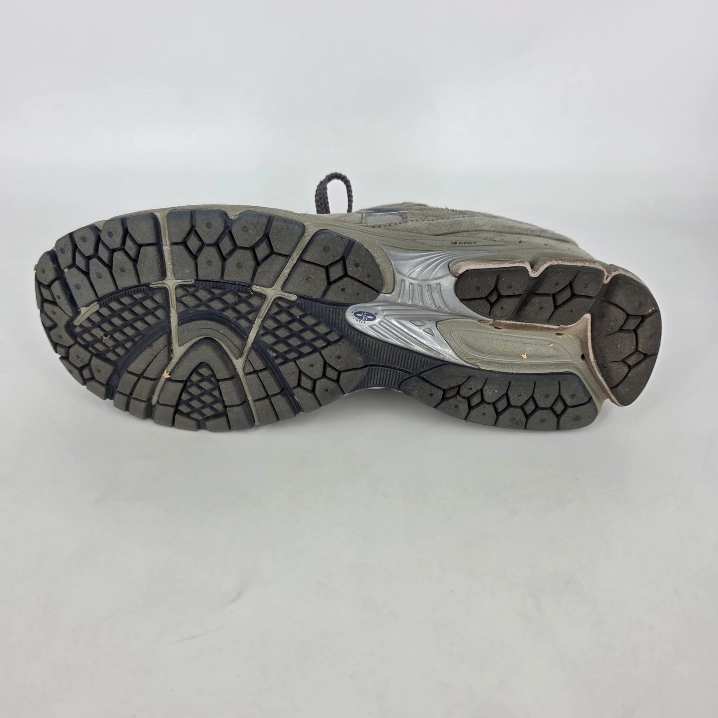 New Balance 2002R - Grey (UK9.5) [NO BOX]