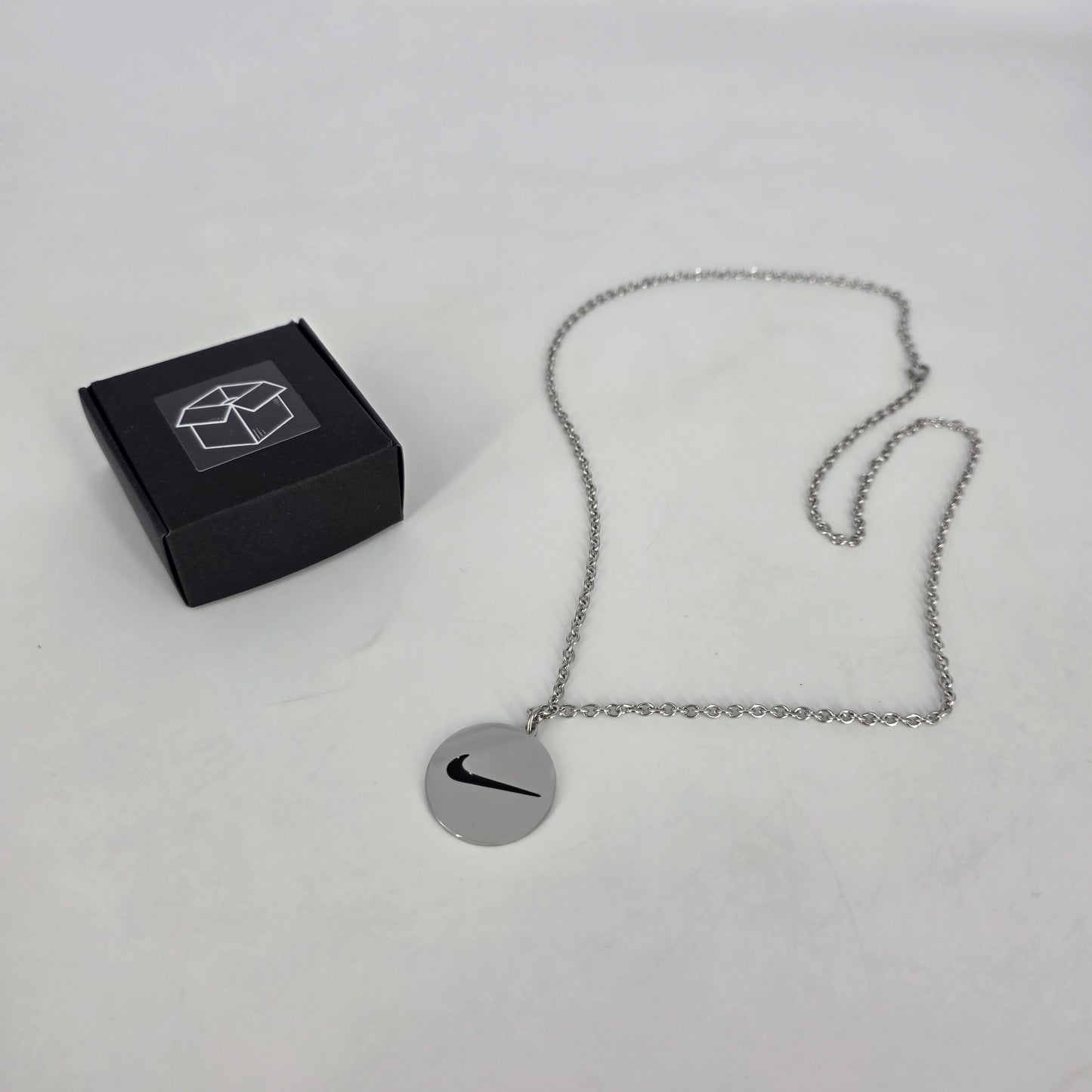 Romela nnaGold Swoosh Signature Necklace: Circle Swoosh Signet