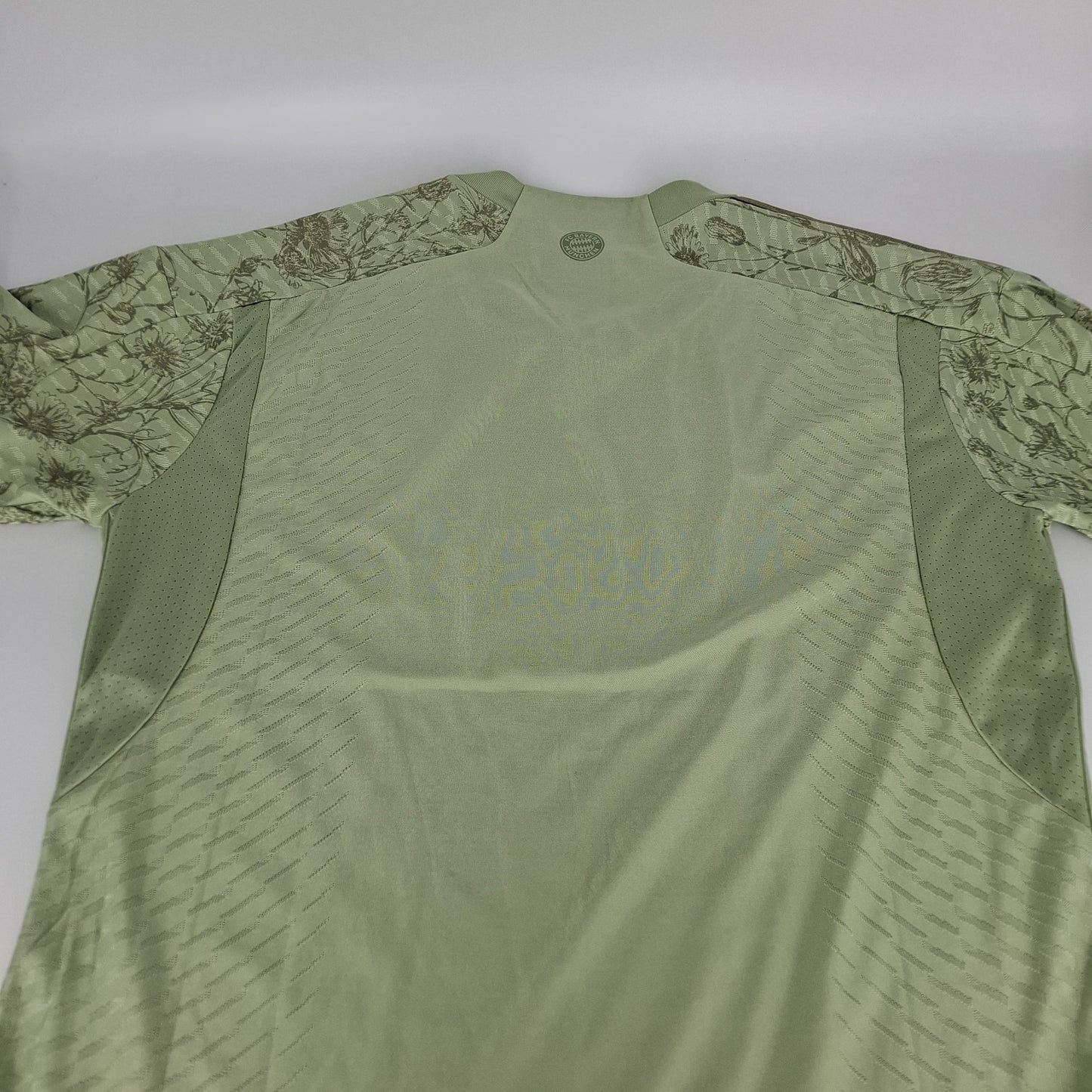 Bayern Munich 22/23 Oktoberfest Jersey (L - Player's Edition)