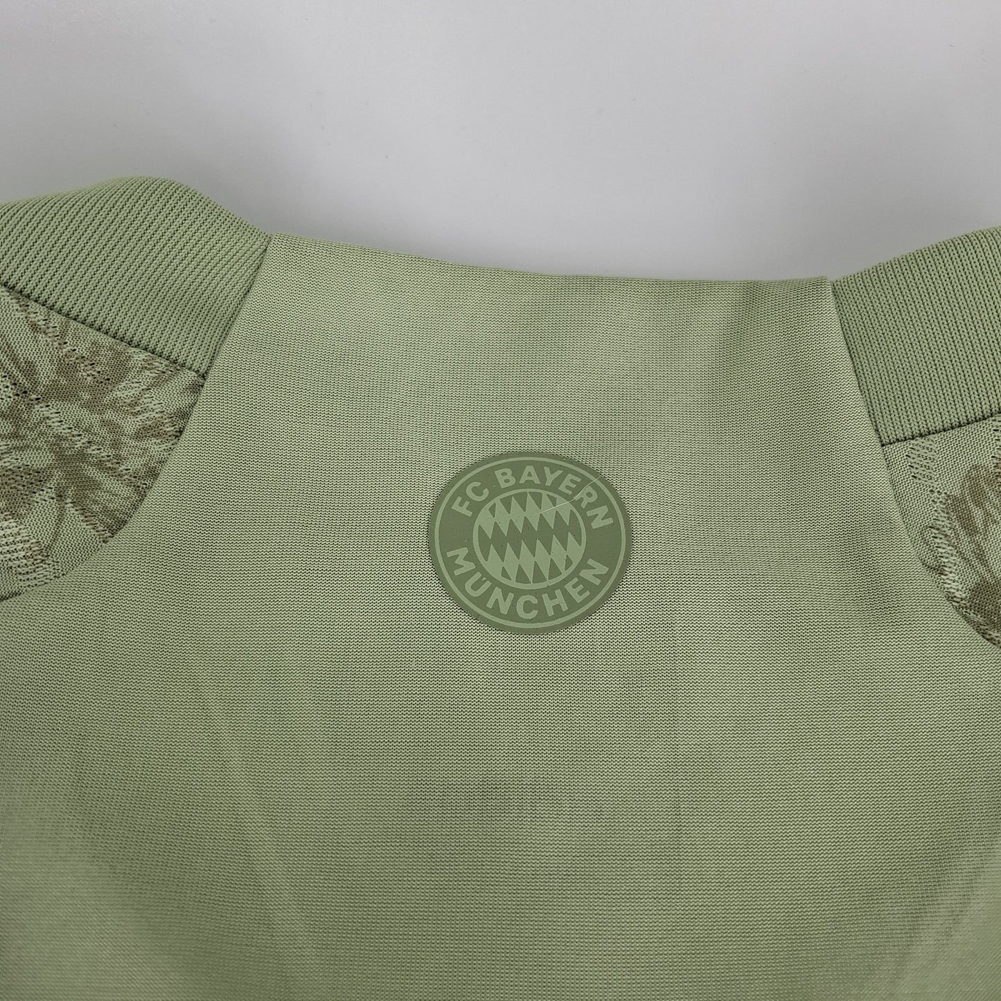 Bayern Munich 22/23 Oktoberfest Jersey (L - Player's Edition)