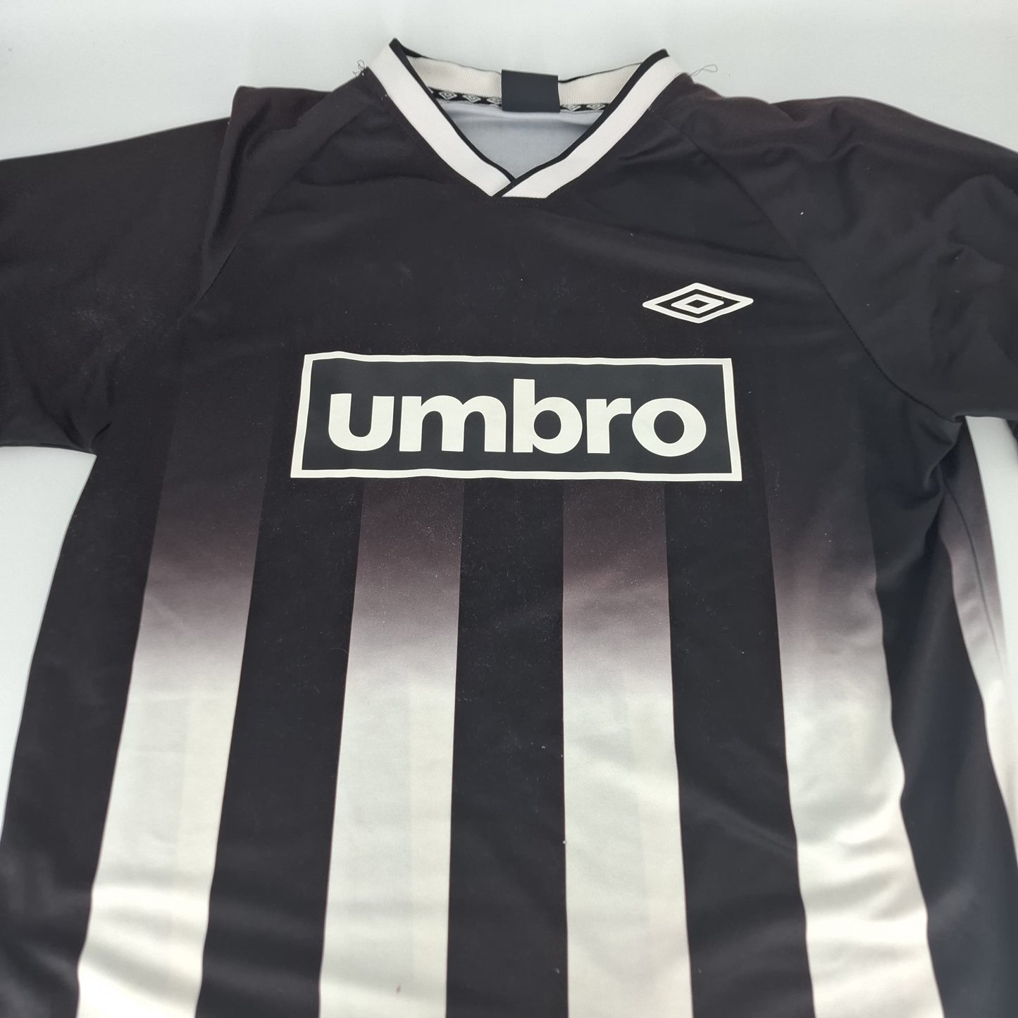 Umbro Sports Jersey - Black and White (M)