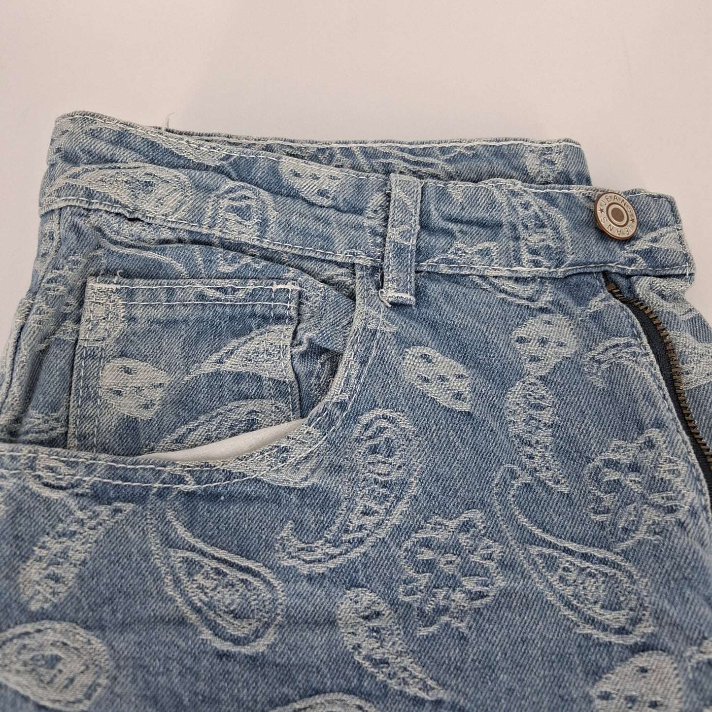 Shein Paisley-Pattern Light Wash Jeans (32)
