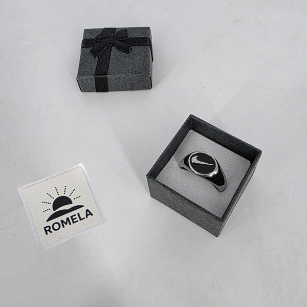 Romela nnaGold Swoosh Signature Ring: Circle Swoosh Signet